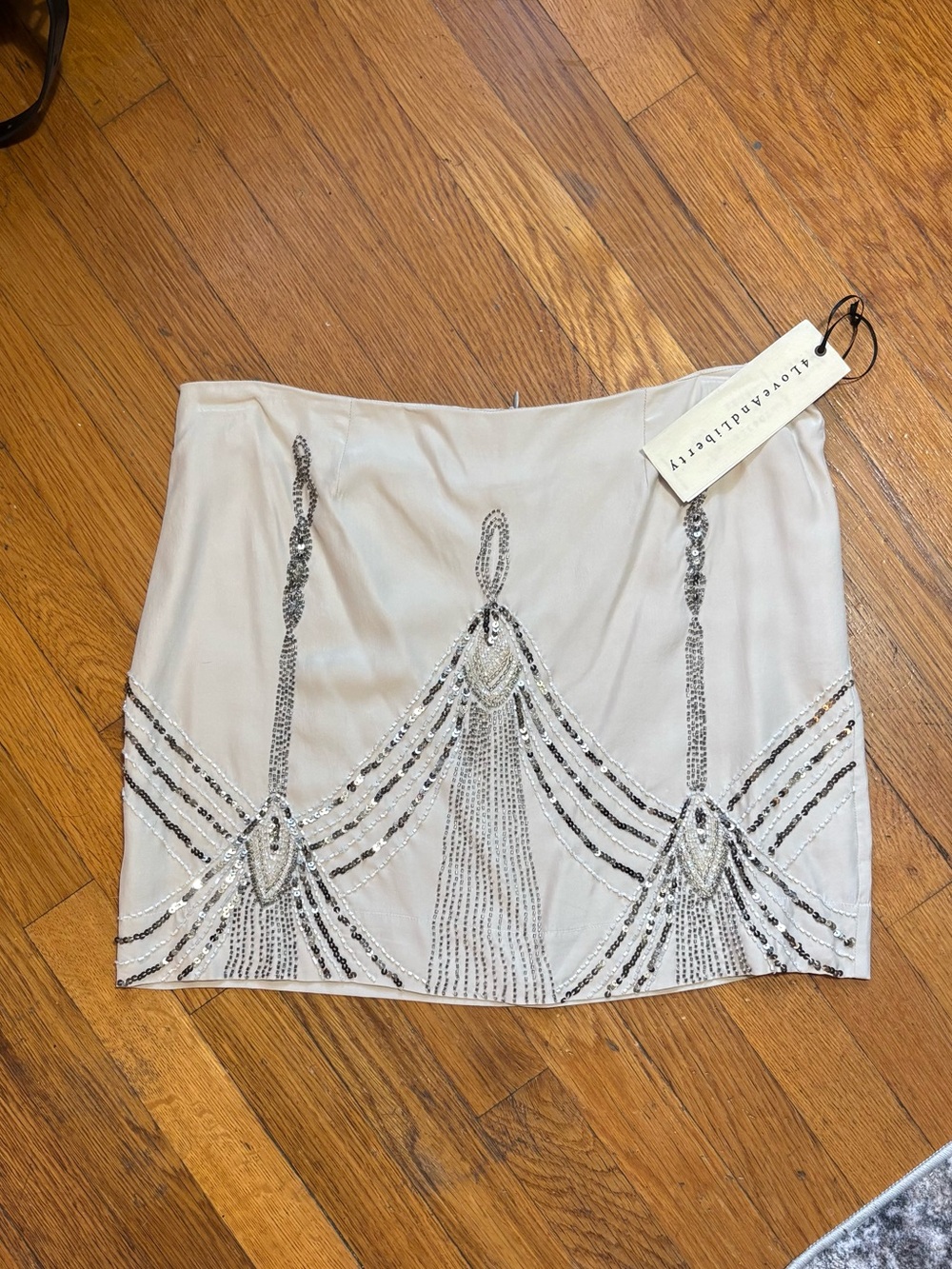 Johnny was x For Love & Liberty women’s silk sequin skirt. Size small
